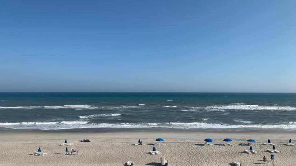 Pine Knoll Shores Beach